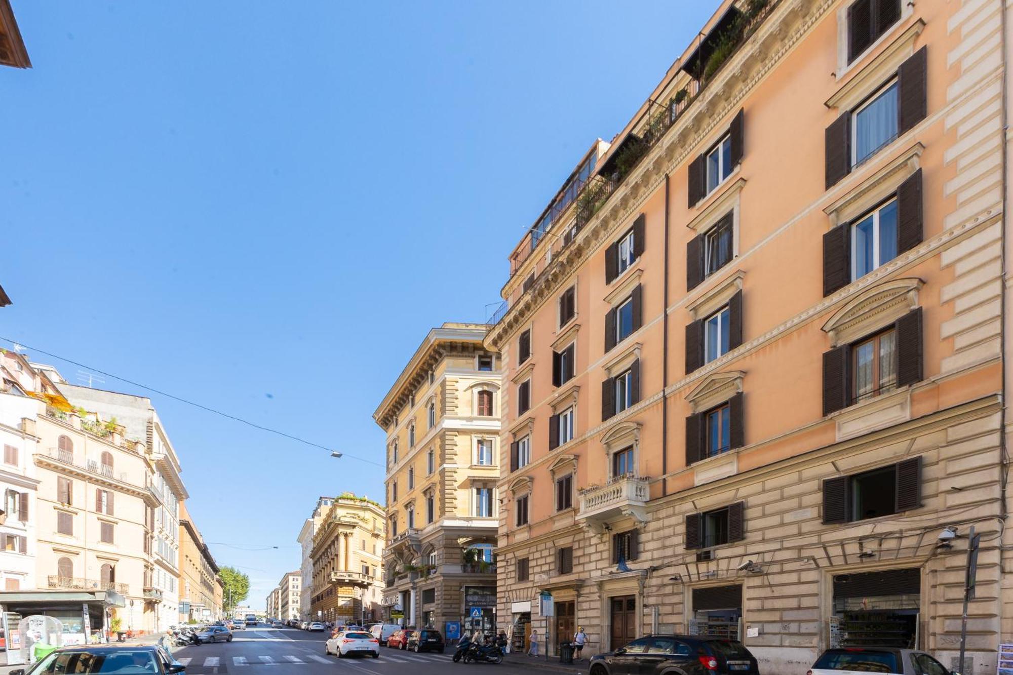 La Dolce Vita Cavour Рим Экстерьер фото